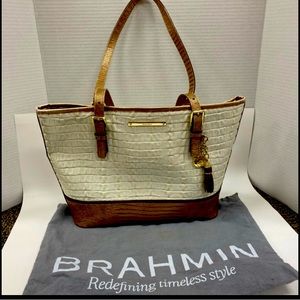 Brahmin purse still new vey fresh nice for a woman